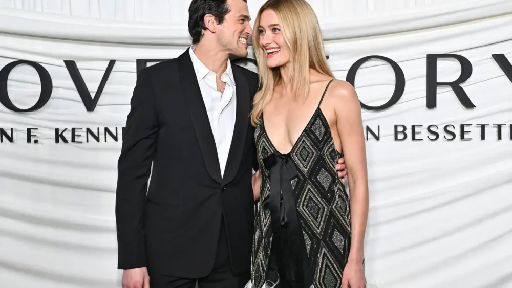 ny-premiere-of-love-story-jfk-jr-carolyn-bessette