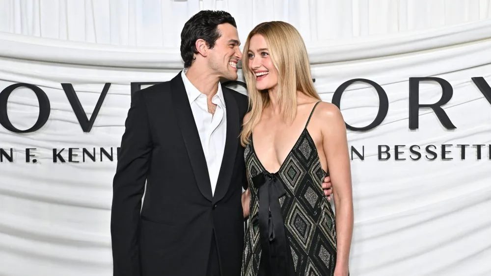 ny-premiere-of-love-story-jfk-jr-carolyn-bessette