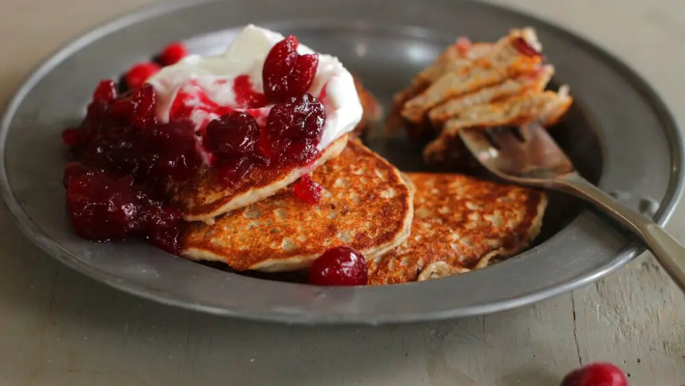 food-healthy-cranberry-sauce-pancakes