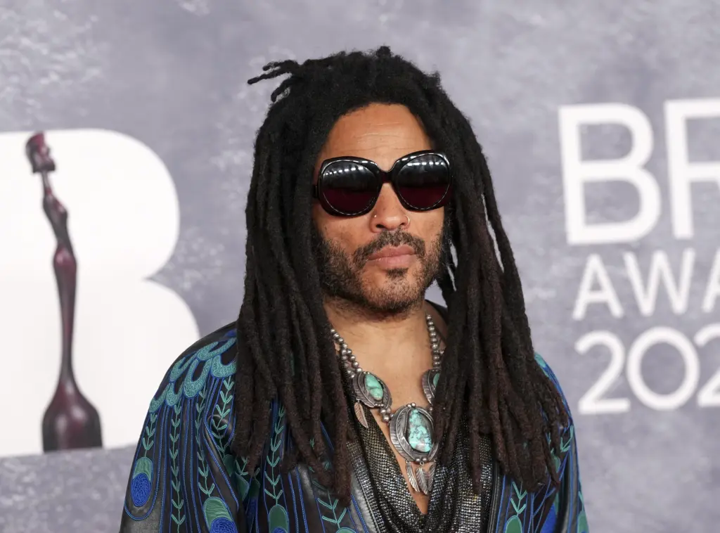 britain-brit-awards-2025-red-carpet-3