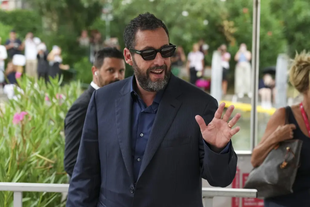 italy-venice-film-festival-jay-kelly-arrivals