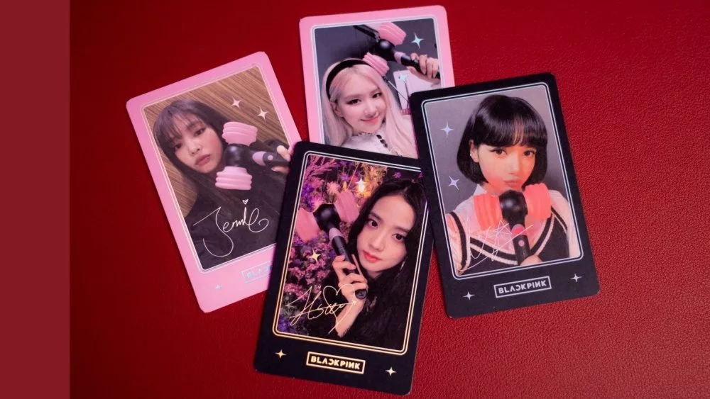 BLACKPINK OFFICIAL Photo Card that comes with LIGHT STICK Ver.2