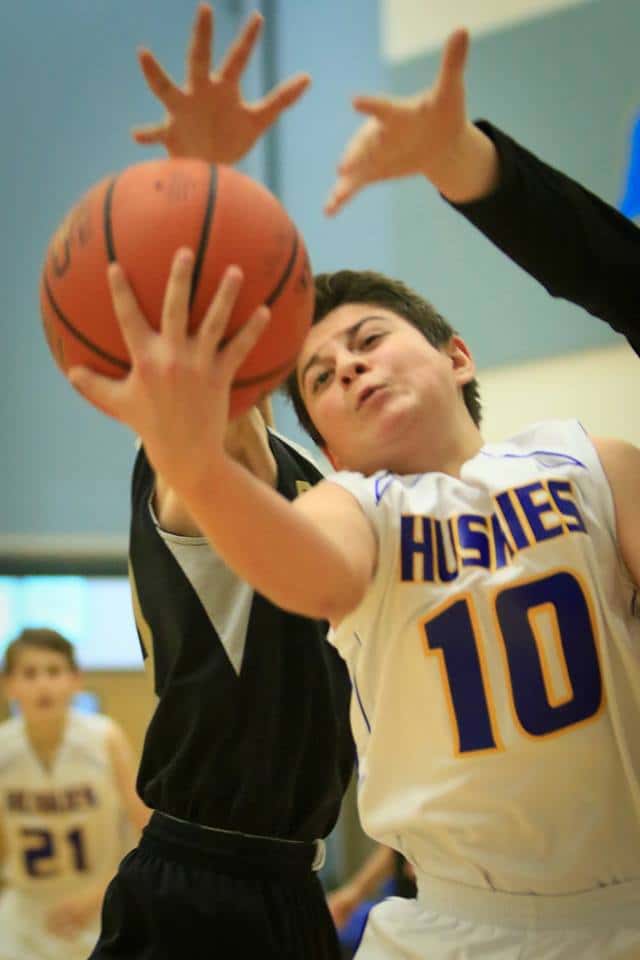 nick-alfaro-takes-it-to-the-hoop