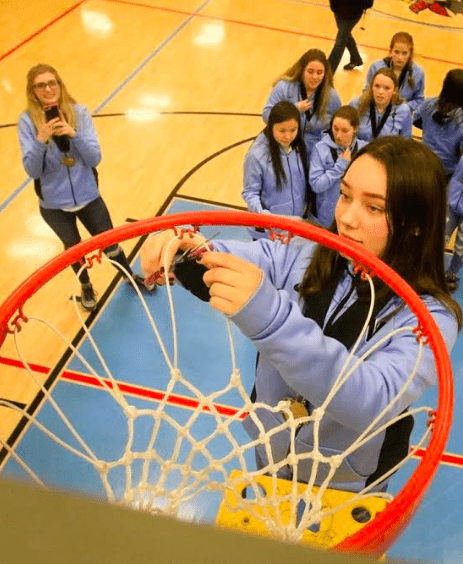 reese-king-cutting-down-the-net-photo-credit-to-joe-prax-2