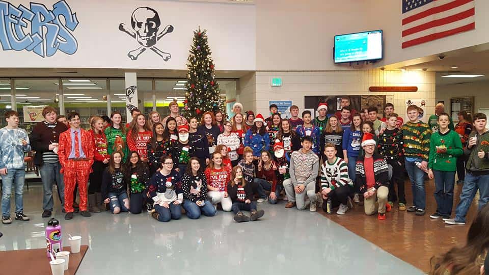vhs-ugly-holiday-sweater-day-2017-lg