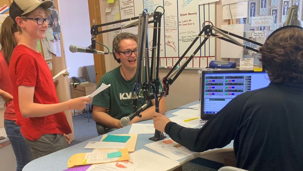 barrett-mccumby-reading-jokes-on-justin-rickys-random-radio-show