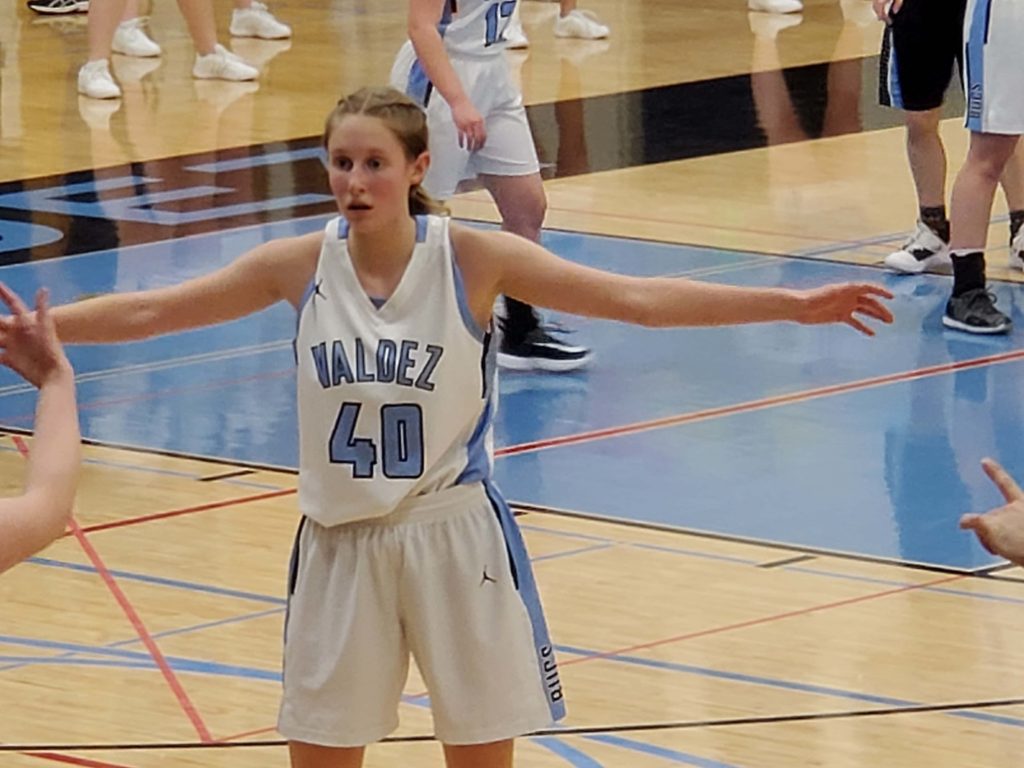 chloe-auble-defending-the-inbounds-pass-2