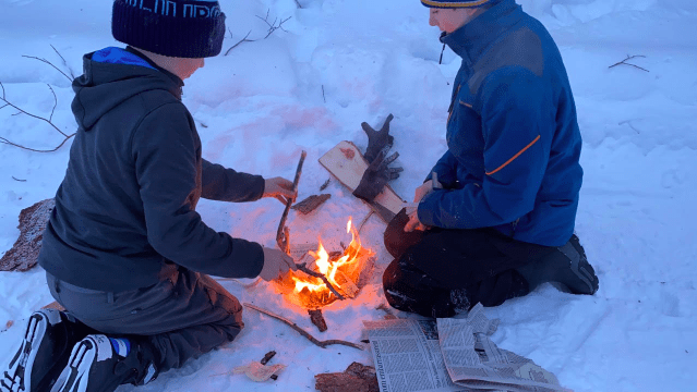 ms-cross-country-skiers-retreat-fire-building-2020-2