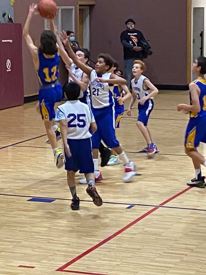 andrew-baczuk-takes-it-to-the-hoop-against-tok-photo-courtesy-of-twilah-beck-2