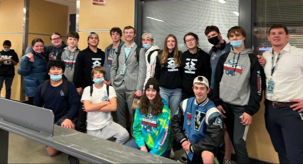 state-wrestling-team-2021-3