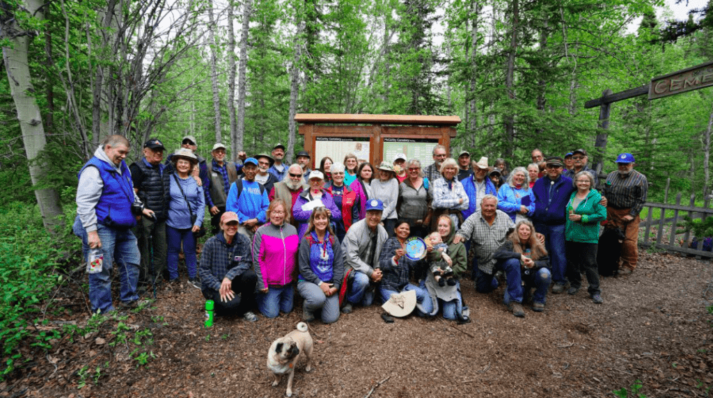 the-pioneers-of-alaska-from-the-anchorage-fairbanks-homer-palmer-cordova-seward-and-valdez-igloos-at-the-dedication-ceremony-for-the-new-informational-kiosk-at-the-mccarthy-alaska-cemetery-photo-cou-2