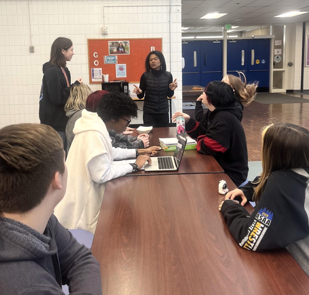 Gayle Brown talking with VHS students, Apr 2023