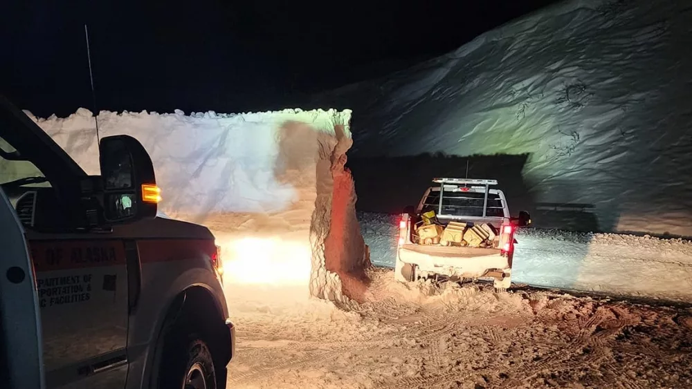 Plows in Thompson Pass