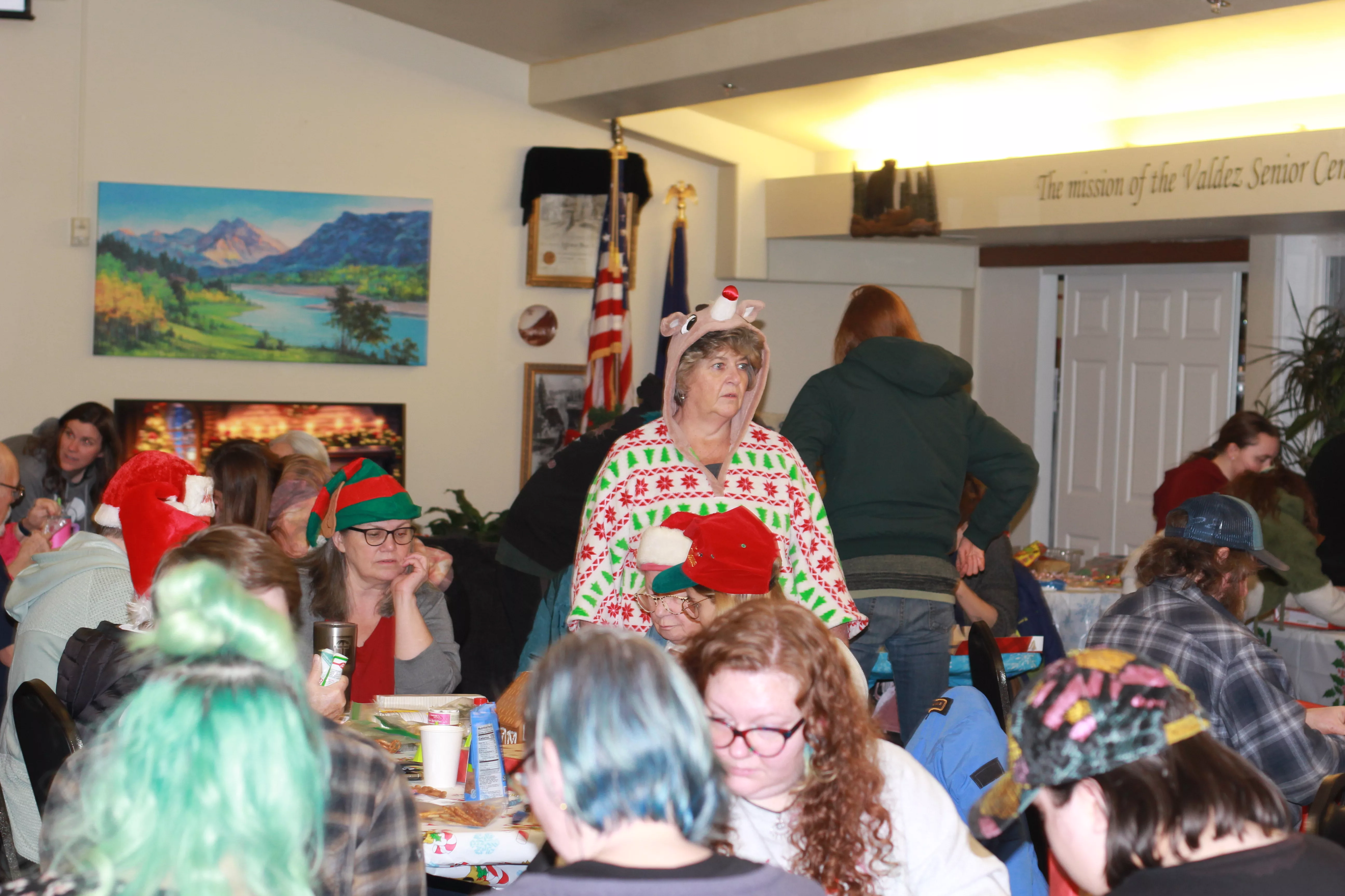 Gingerbread Decorating at the Senior Center, Meta Hughes – Pinewood Photography.