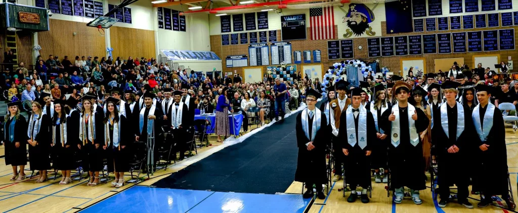 VHS 2025 graduates in the gym, Photo by Joe Prax