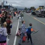 crowd-at-the-valdez-gold-rush-days-2026-parade-5
