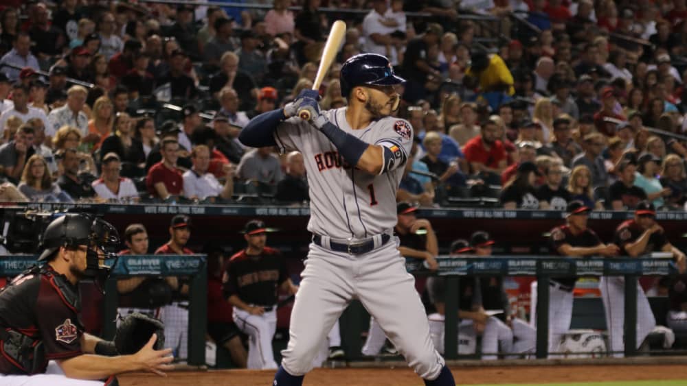 Shortstop Carlos Correa reportedly staying with Twins, agreeing to