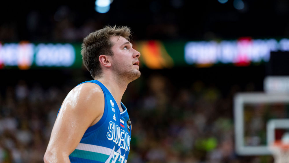 Mavericks' Luka Doncic has technical foul rescinded, will not face  suspension