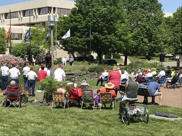 53023 memorial day parade, service Radio Plus