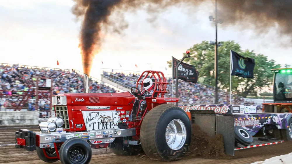 about-time-case-ih-bstp-tractor-pulling