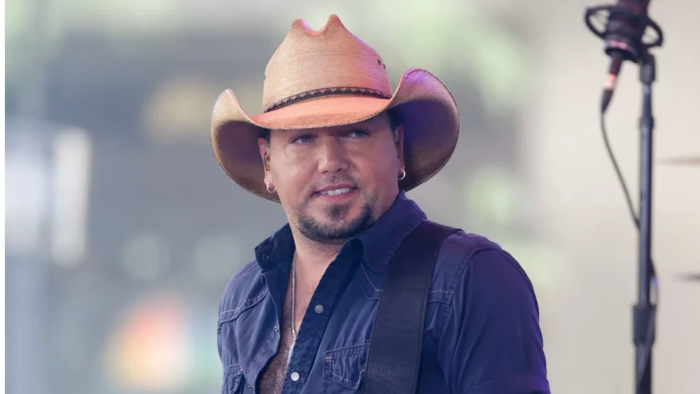 Jason Aldean performs onstage at NBC's 'Today Show' at Rockefeller Plaza July 31^ 2015 in New York City.