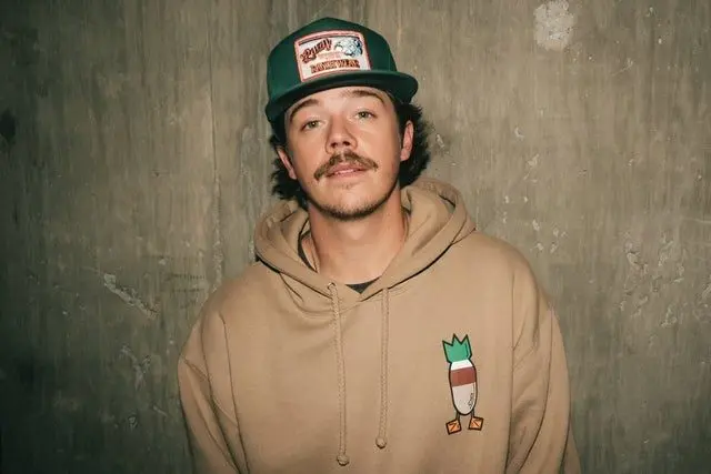 4cc955a6-3948-43cf-a5a6-f54c2e521b6b_retina_portrait_3_2