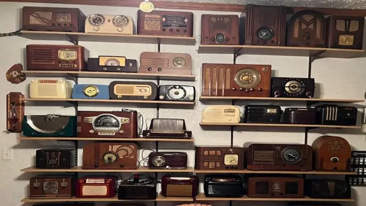 Antique Radio Auction