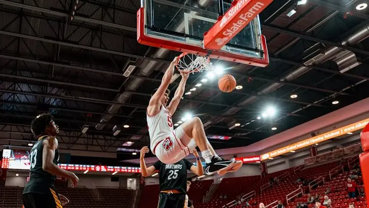 Cameron Fens (photo Hunter Olson, USD)