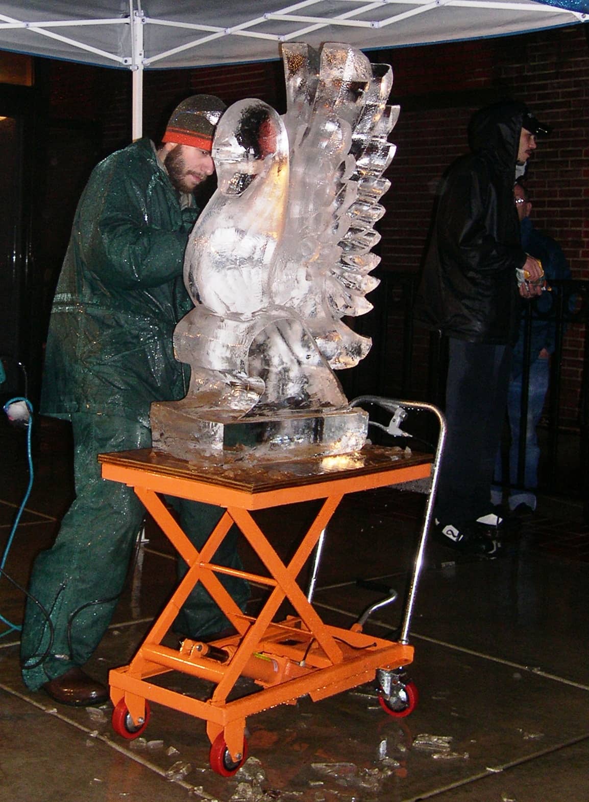 Live Ice Carving Everedy Square & Shab Row 106.9 the Eagle