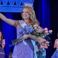 Johnna Fulcher was crowned the 67th Miss Illinois County Fair Queen Sunday night representing Henry County at the 114th Illinois Association of Agricultural Fairs Convention on Sunday.