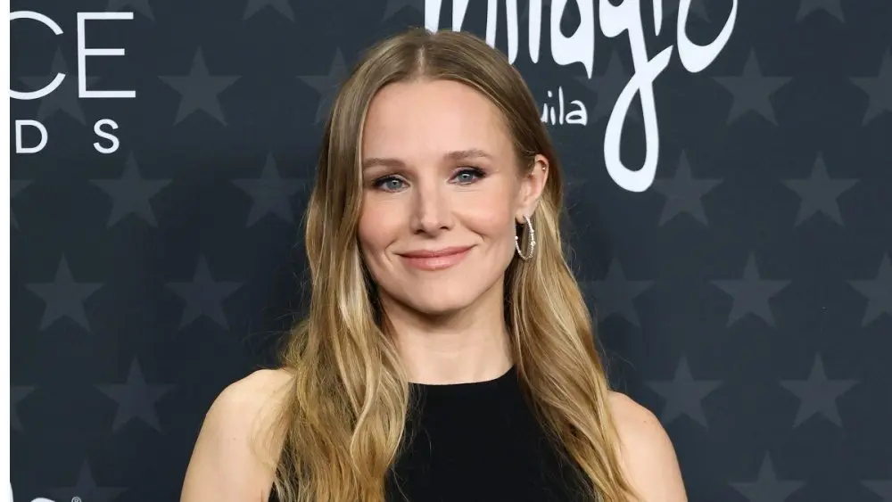Kristen Bell at the 2025 Critics Choice Awards at Barker Hanger on February 7^ 2025 in Santa Monica^ CA