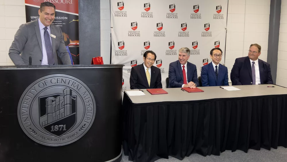 hiroshima-ucm-mou-signing462719