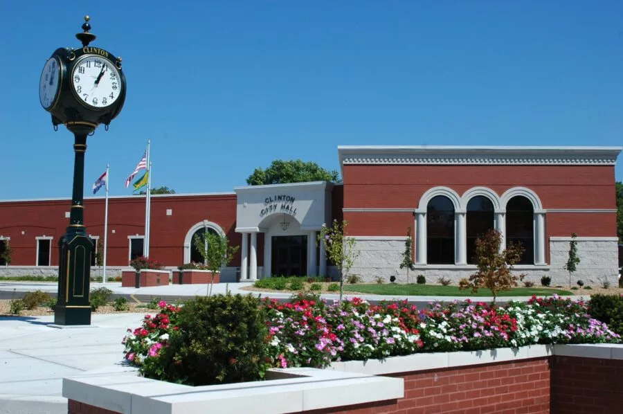 clinton-city-hall942933