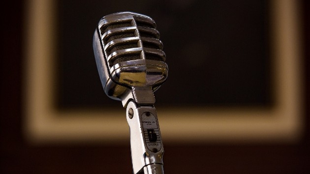 getty_microphone_01092023365260