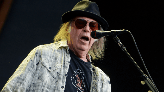 getty_neilyoung_021323587600