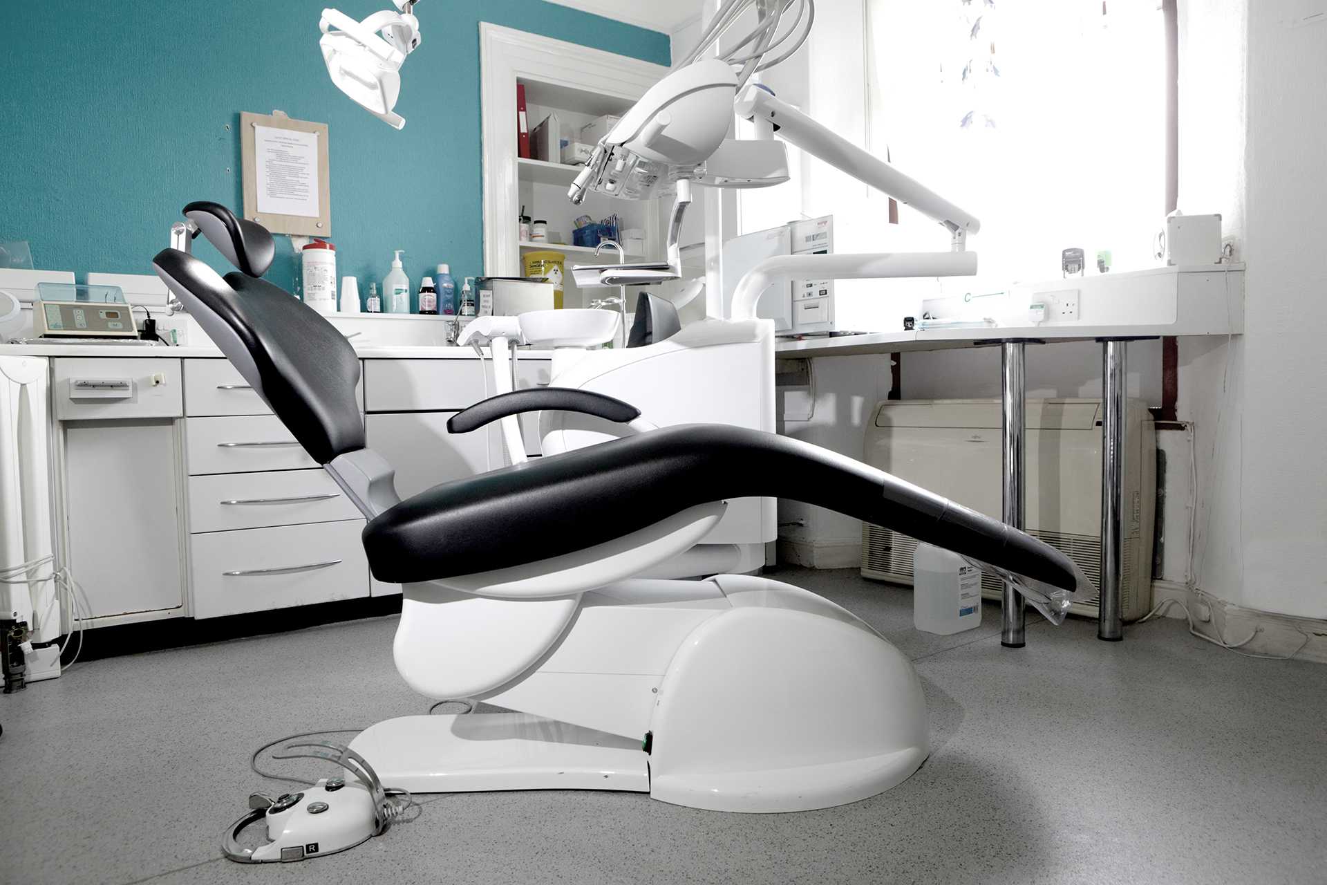 dentist-chair-gettyimages-980075792-1676302863120595