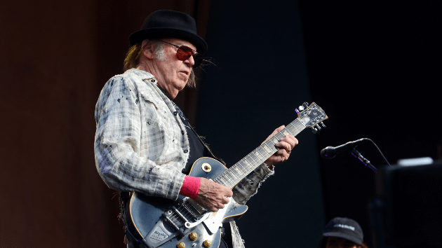 getty_neilyoung_02272311518