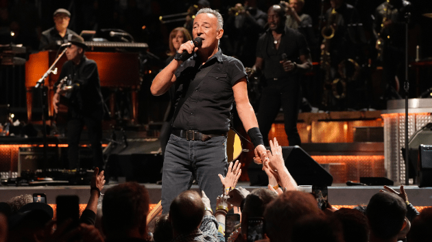 getty_brucespringsteen_032223595623