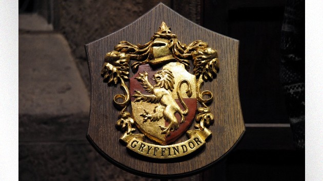 getty_potter_crest_04122023146587