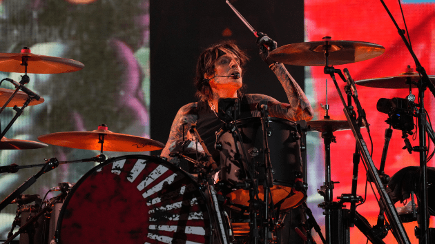 getty_tommylee_041923667031