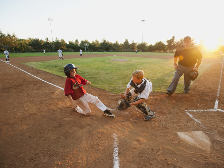 usa-california-ladera-ranch-boys-10-11-playing-baseball