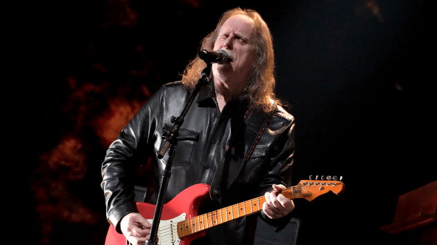 getty_warrenhaynes_051223860022