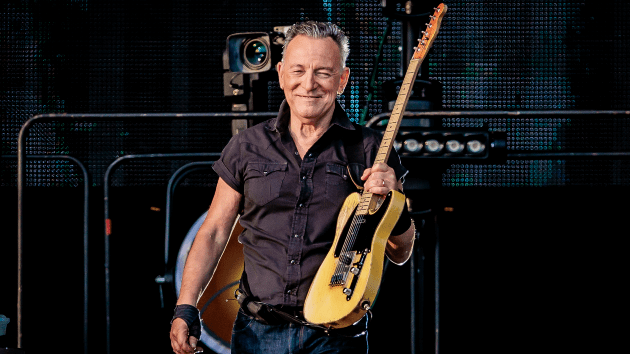 getty_brucespringsteen_081623257506