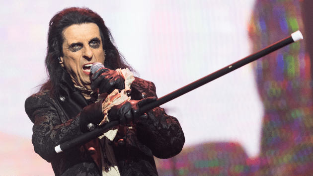 getty_alicecooper_082323147929