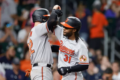 Mullins hits 3-run homer in 9th to lift Orioles to 8-7 win over Astros