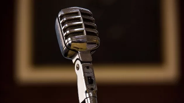 getty_microphone_01092023163984