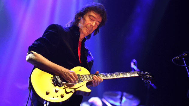 m_stevehackett_100323155983