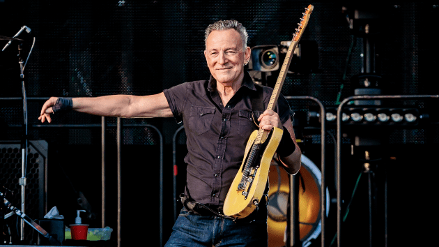 getty_brucespringsteen_101823287752