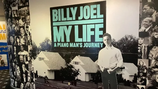 m_billyjoelmusicexhibit_102423880019