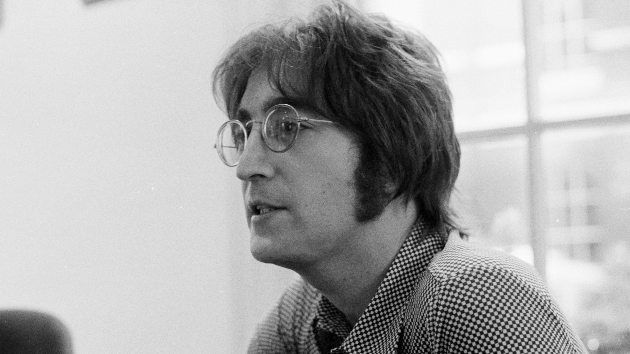 getty_johnlennon_102623544738